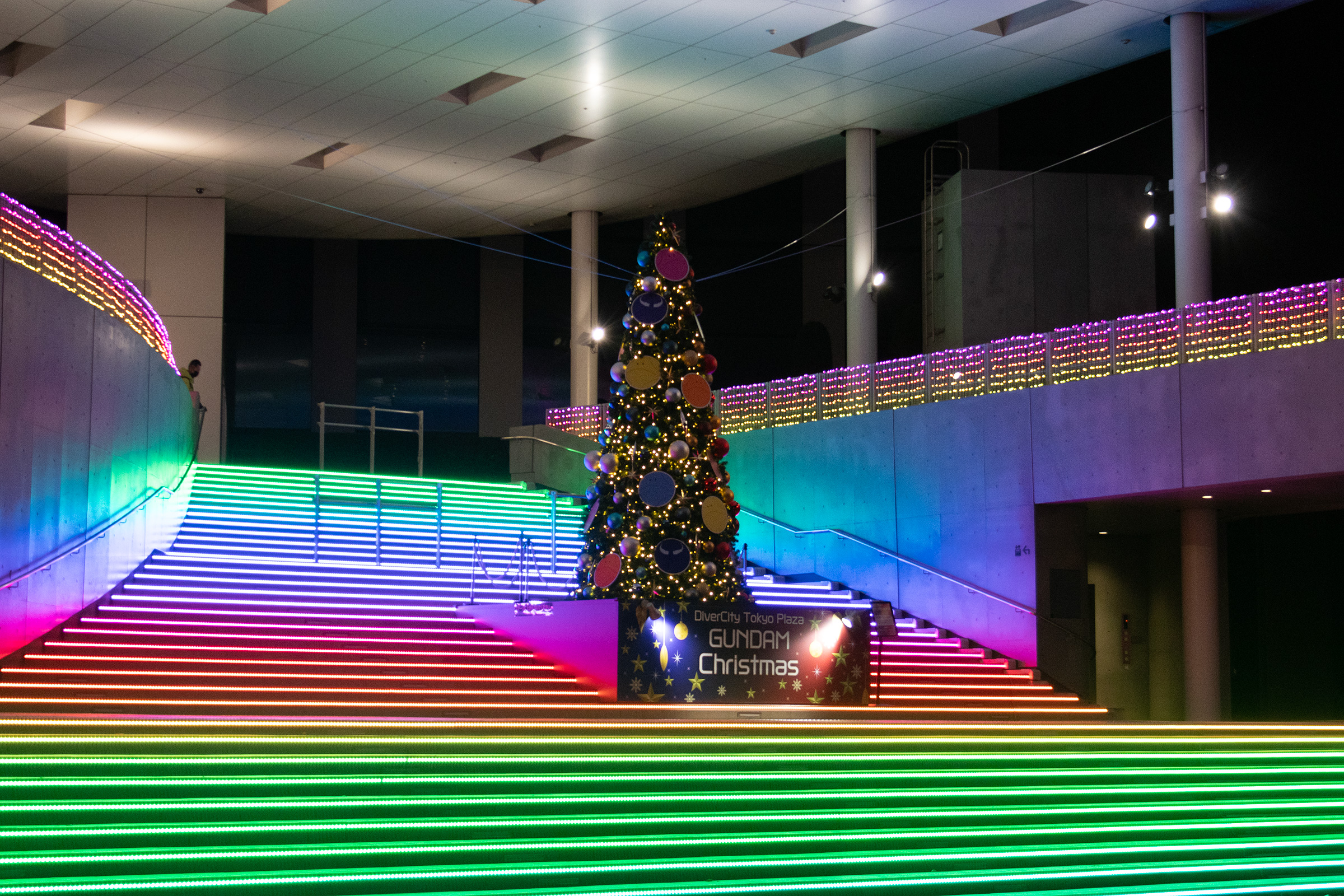 ダイバーシティ東京プラザのクリスマスイルミネーション