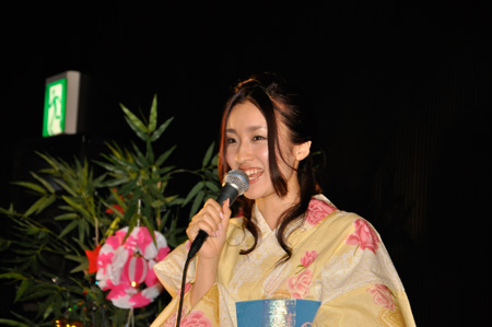 2009�N6���B�e