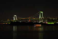 2004�N10���B�e