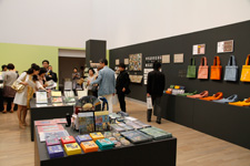 2010�N5��25���B�e