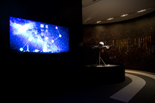 2011�N4���B�e