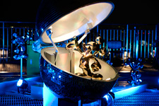 2012�N4��17���B�e