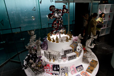 2012�N4��17���B�e