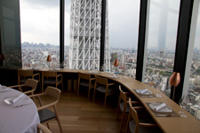 2012�N5��18���B�e