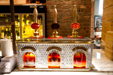 2012�N10���B�e