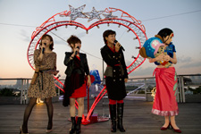 2012�N11��7���B�e