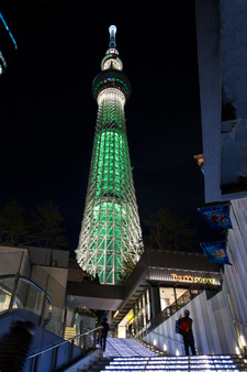 2012�N12��15���B�e